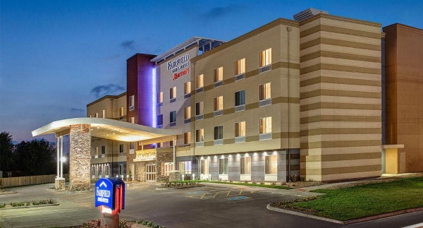 Fairfield Inn & Suites by Marriott McPherson image 2