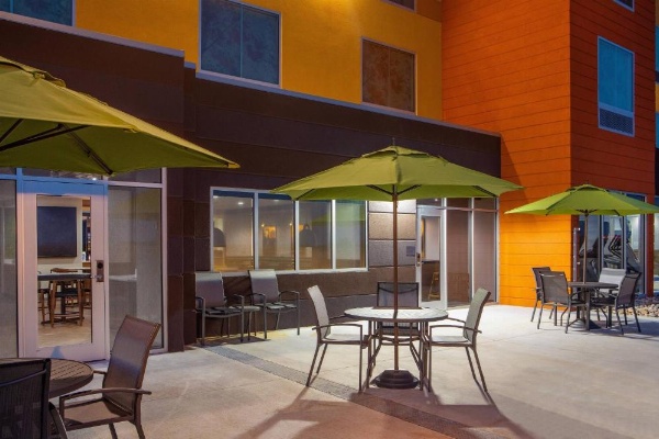 Fairfield Inn & Suites by Marriott McPherson image 20